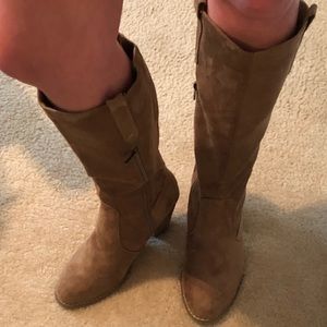 ❤️NWT Cato’s Tan Suede  Heeled Boots.
